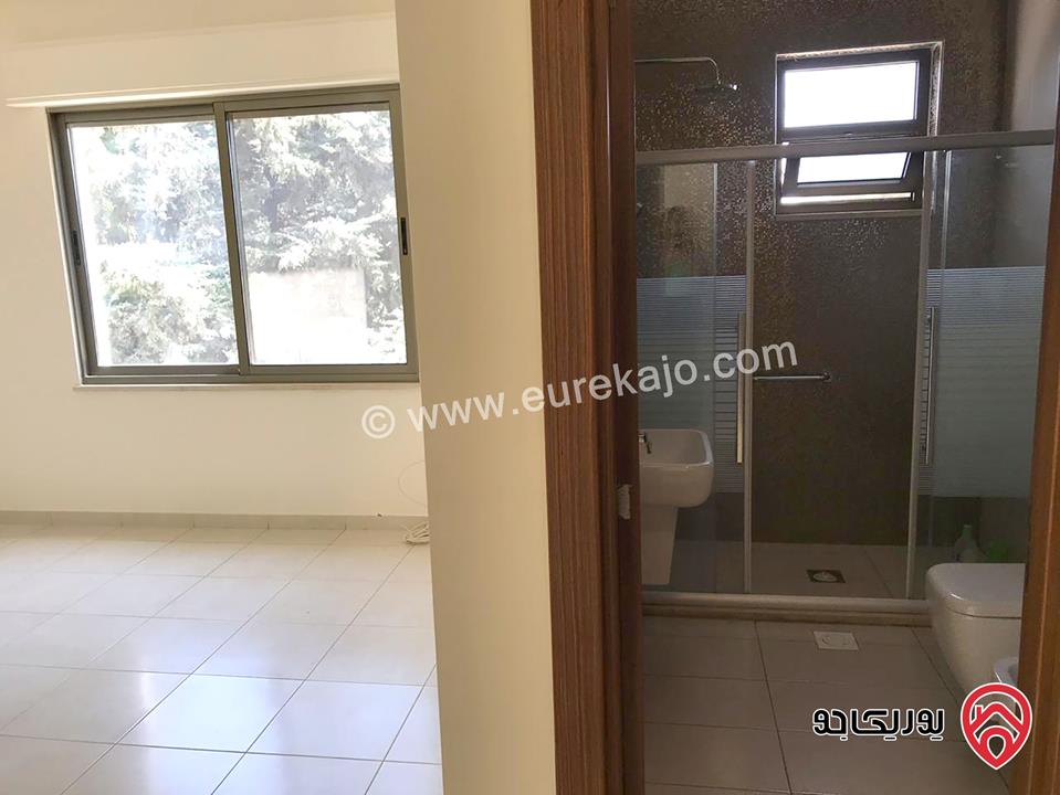 شقة مساحة 210 متر طابق اول فارغة للايجار في عمان - عبدون