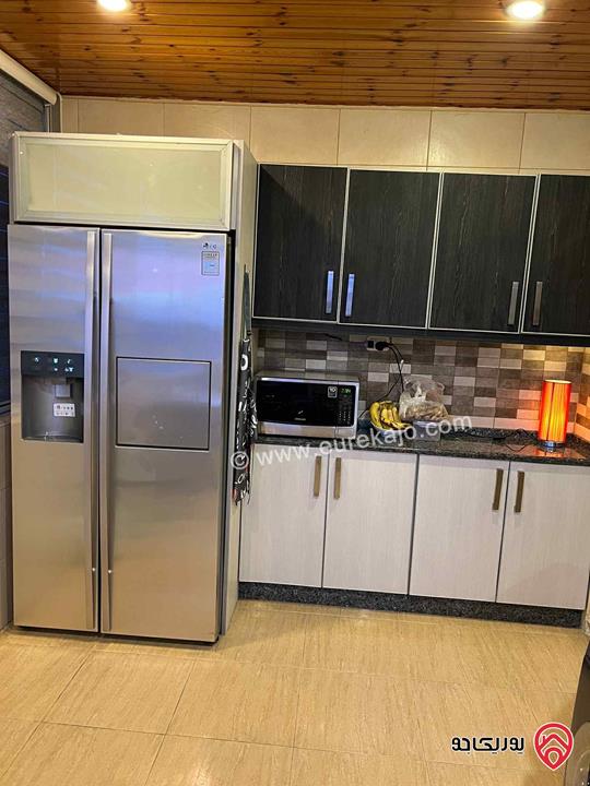 شقة طابق رابع مع روف مساحة 220م للبيع في عمان - ام السماق من المالك