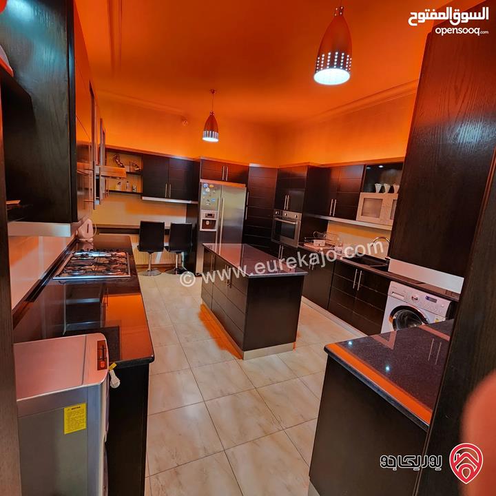 شقة مفروشة أرضية مساحة 241م داخلي و 28م خارجي للايجار في عمان - خلدا