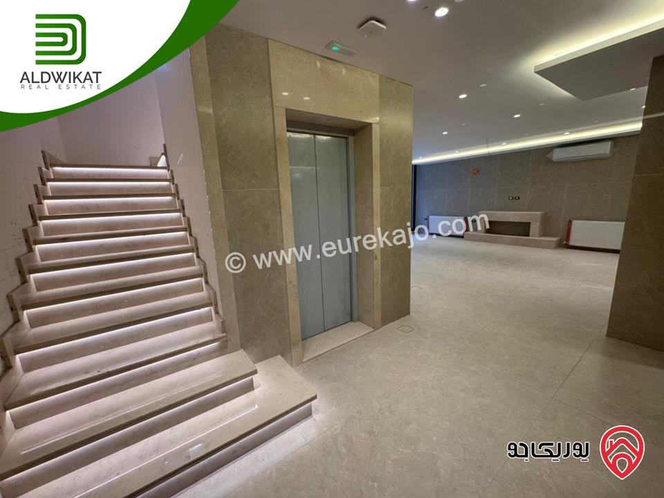 فيلا متلاصقة للبيع في عمان - دابوق مساحة الارض 500م ، البناء 780م ، الحديقة 50م والترس 150م