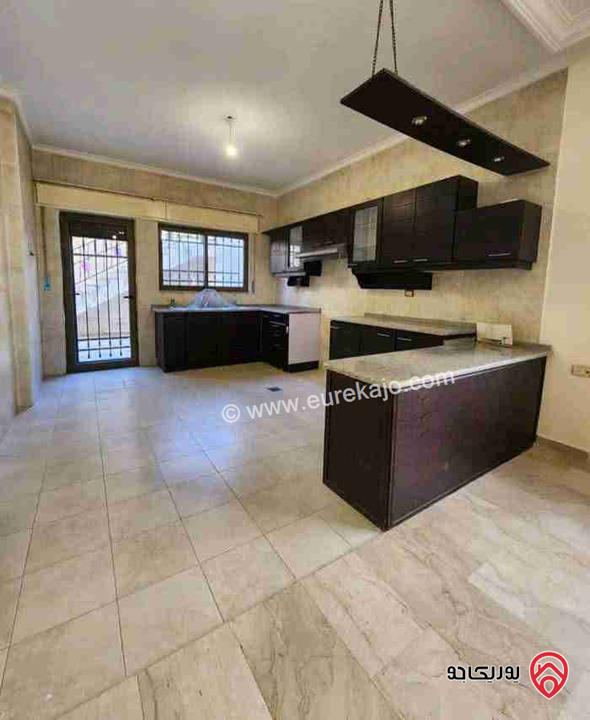 شقة فارغة أرضية مساحة 160م للايجار في عمان - دابوق