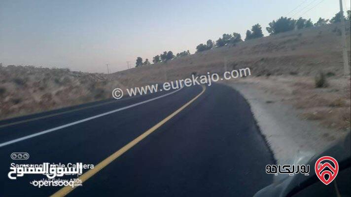 قطعة ارض مساحة 3 دونم و 400م للبيع في المفرق  