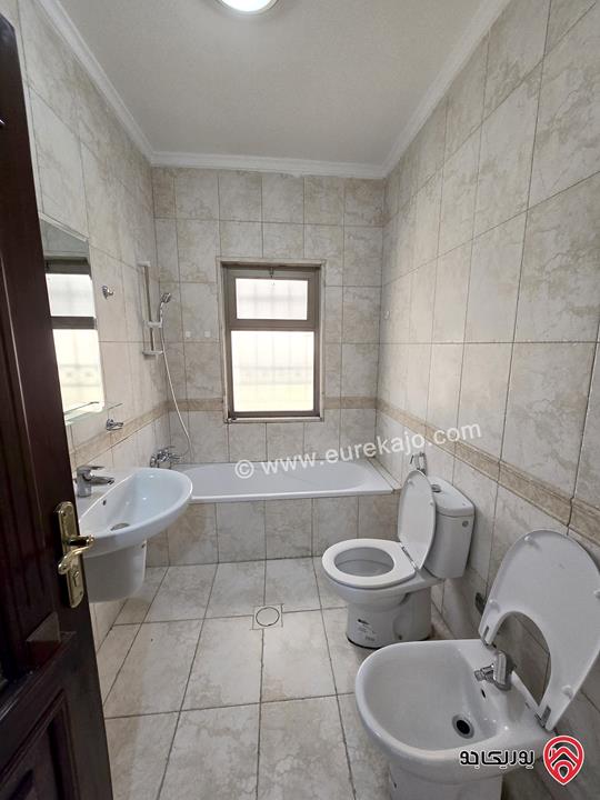 شقة طابقية 350 متر طابق أول للإيجار الفارغ في عمان - ام أذينة