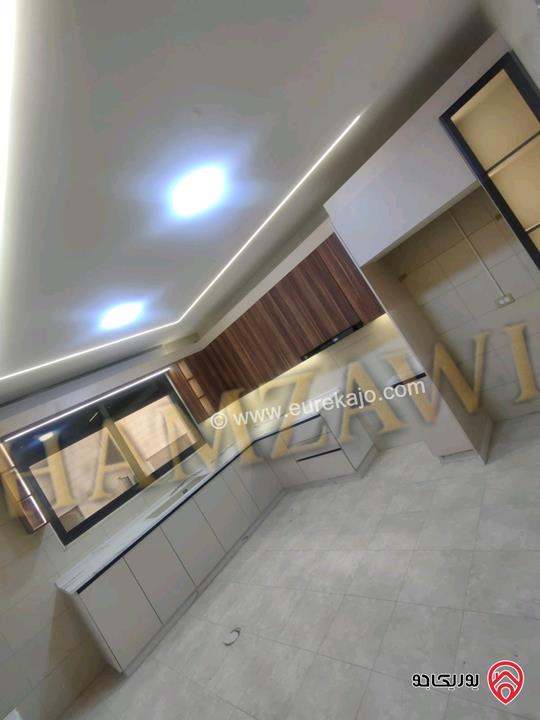 شقة مساحة 215م طابق أول للايجار في عمان - البنيات طريق المطار