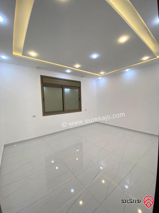 شقة ارضية مساحة 212م داخلي و 200م خارجي للبيع في عمان - ابو علندا اسكان الكهرباء 