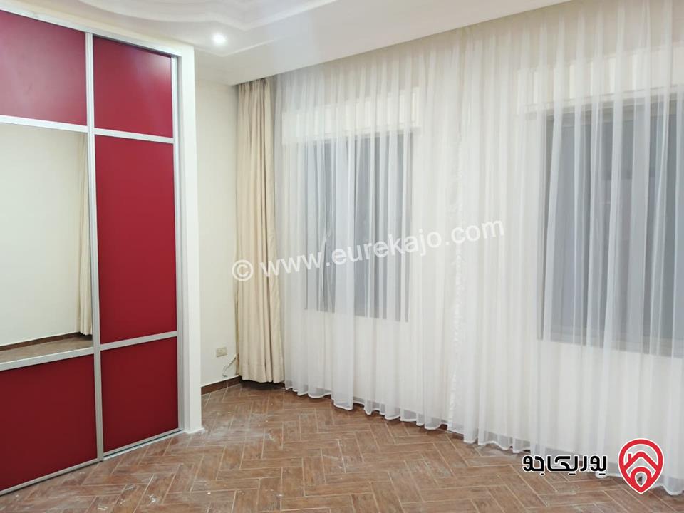 شقة أرضية فاخرة مساحة 300م داخلي و 300م خارجي للايجار في عمان - عبدون