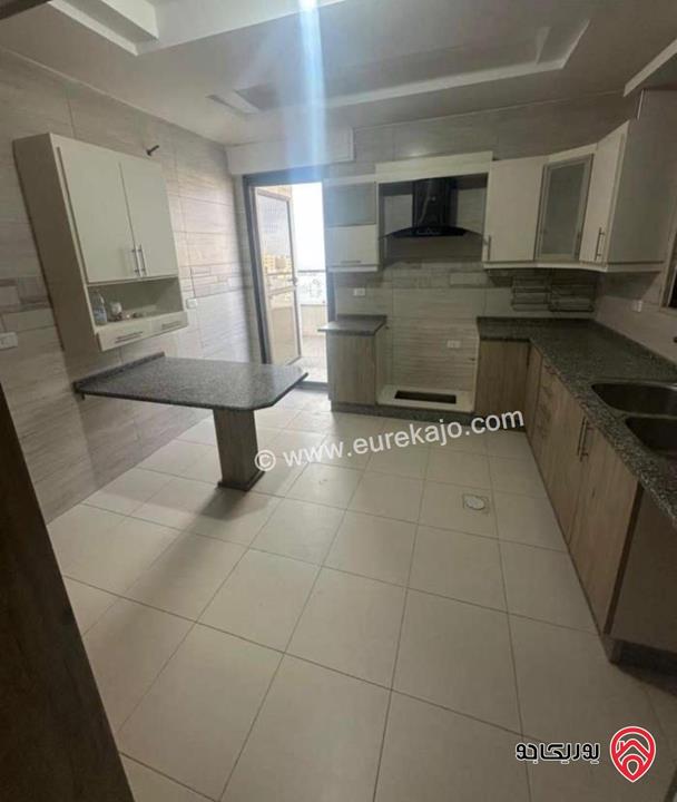 شقة طابق ثالث مساحة 180م للايجار في عمان - خلدا