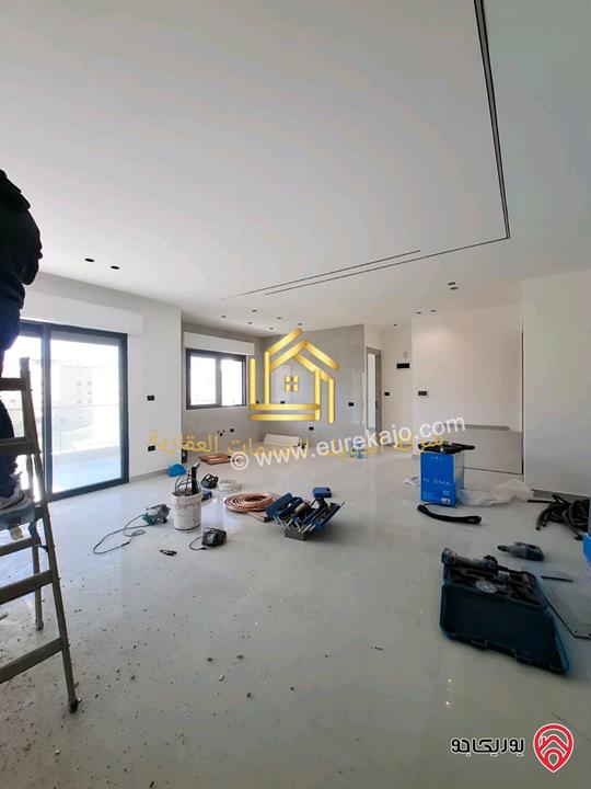 شقة جديدة طابق ثالث مساحة 124متر للإيجار في عمان - البنيات 