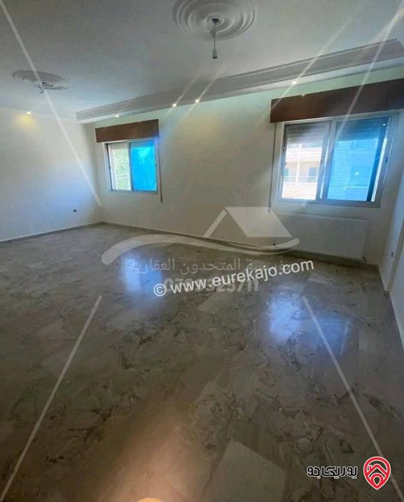 شقة فارغة مساحة 170م طابق ثالث للايجار في عمان - الرابية