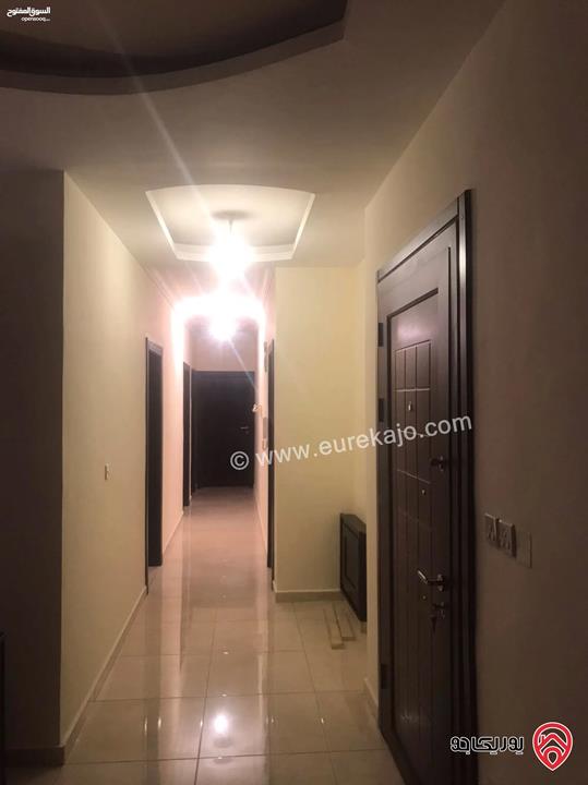 شقة طابق ثالث مساحة 120م للببع في عمان - ام السماق