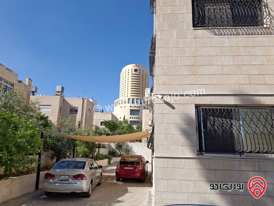 مكتب طابق ارضي مساحة 100م للايجار في جبل عمان - شارع الخالدي