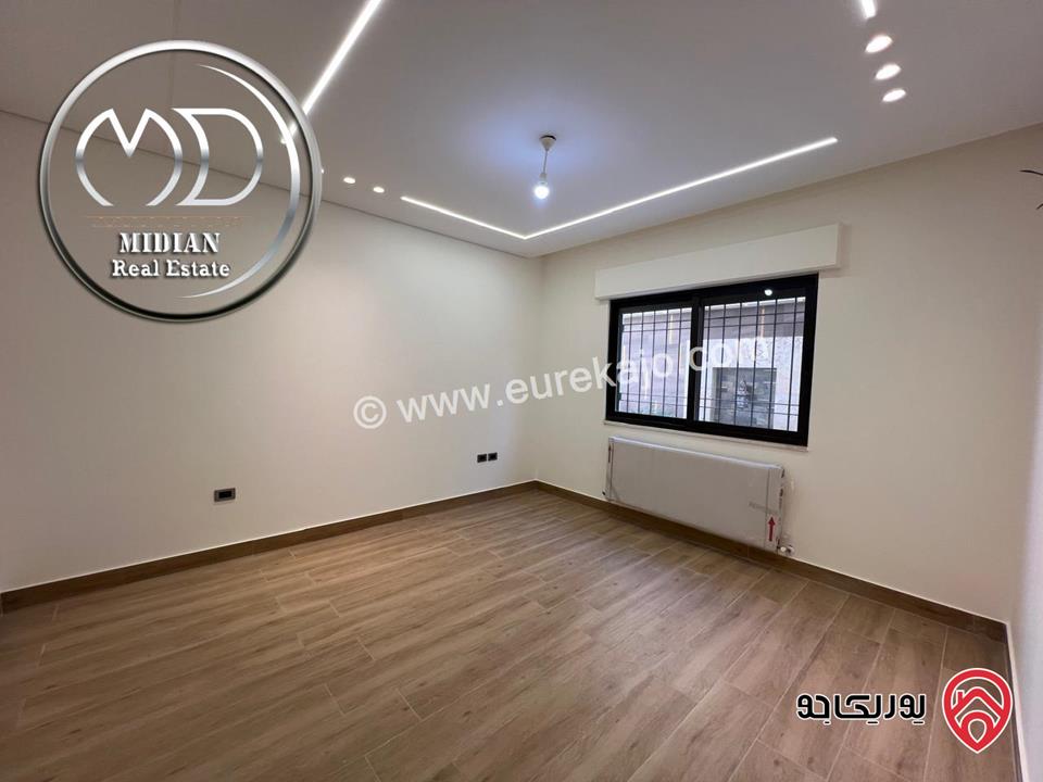 شقق أرضي وشبه أرضي للبيع في عمان - حي الصحابة مساحات 240م مع تراسات و حدائق تشطيبات عصرية فاخرة جديدة لم تسكن