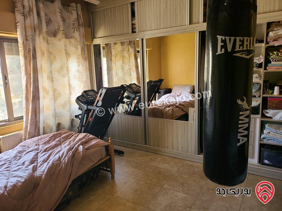 شقة مساحة 200م طابق ثالث مع روف للبيع في عمان - تلاع العلي عرقوب خلدا 