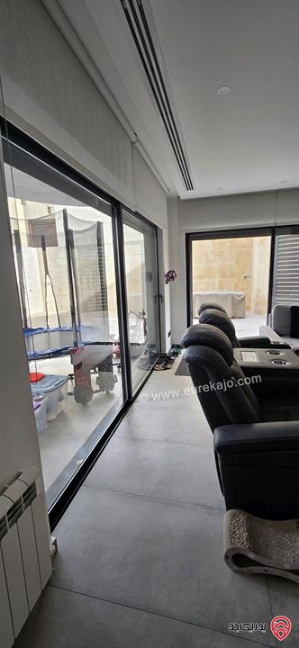 شقة تربلكس مساحة 469م داخلي و 150م خارجي للبيع في عمان - عبدون