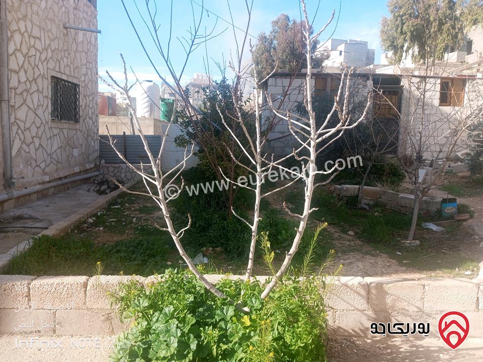 منزل مساحة 380م على أرض 457م للبيع في الرصيفة حي الرشيد مقابل الخميرة بالقرب من روضة ومدرسة نور القبس 