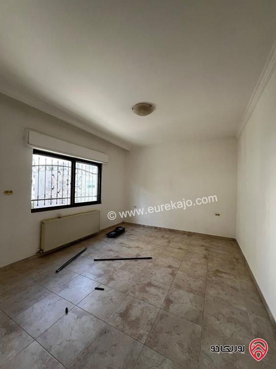 شقة سوبر ديلوكس طابق أول مساحة 200م للايجار في عمان - خلدا