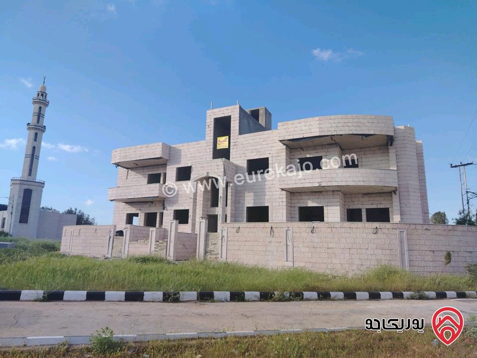 منزل مستقل مساحة 1100م على أرض 662م للبيع في عمان - طبربور
