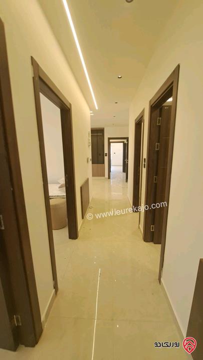 شقة طابق ثالث مساحة 160م لم تسكن بعد للبيع في عمان - ربوة عبدون