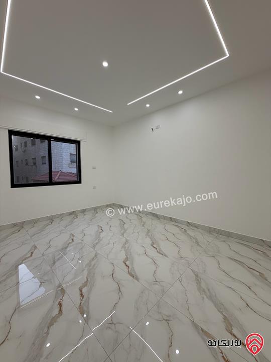 شقة طابق ارضي مساحة 170م مع ترس وكراج 100م للبيع في عمان - ضاحية الاستقلال