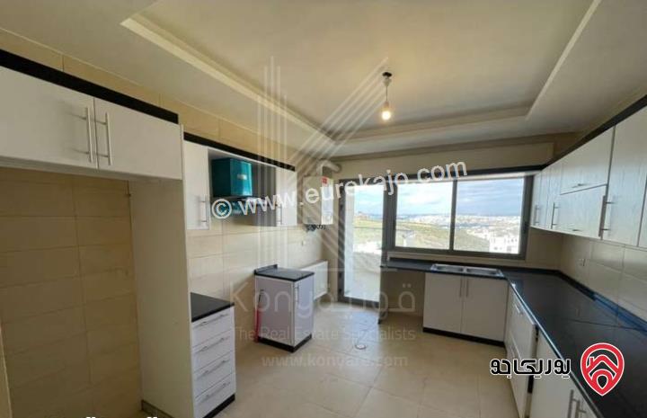 شقة فاخرة طابق ثالث مساحة 170م للبيع في عمان - البحاث / الطبقة