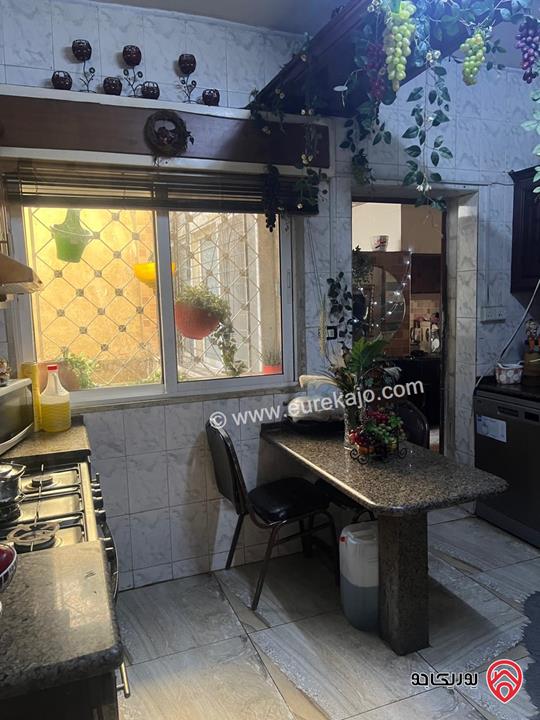  شقة أرضية مساحة 150م داخلي مع مستودع تجاري 70م للبيع في عمان – ضاحية الامير حسن