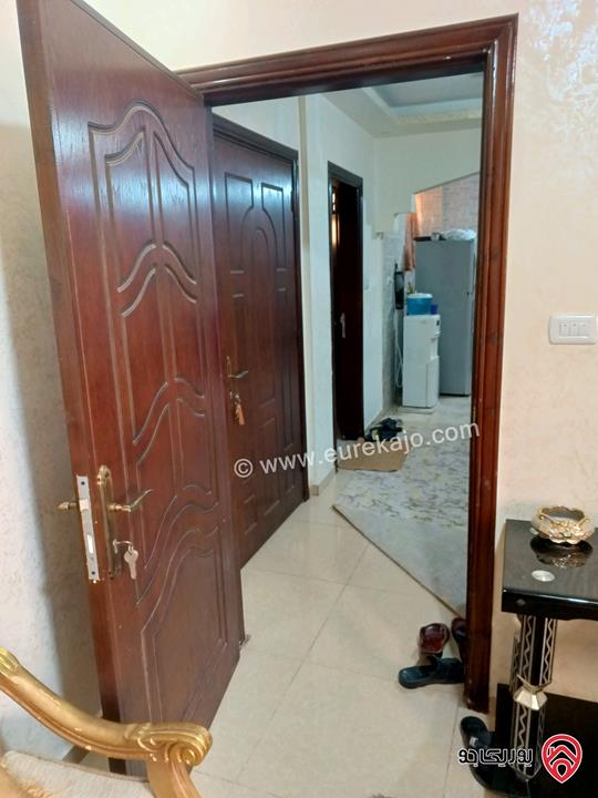 شقة ديلوكس مساحة 84م طابق أول للبيع في الزرقاء - جبل طارق 
