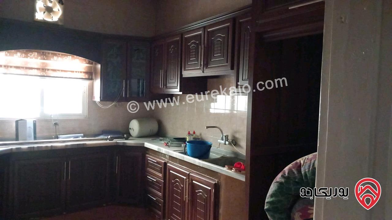 منزل مساحة 350م على أرض 240م للبيع في الزرقاء - حي الامير عبدالله شارع ابو محجن الثقفي
