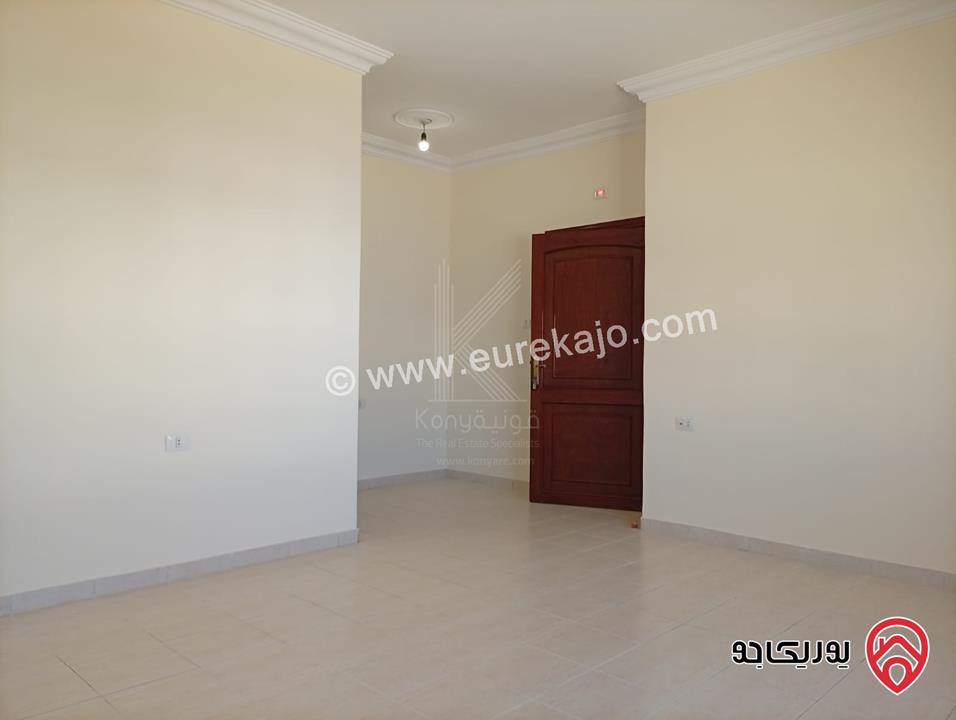 شقة فاخرة طابق اخير مع روف بمساحة داخلية 183م ومساحة الروف 140م للبيع في عمان - خلدا