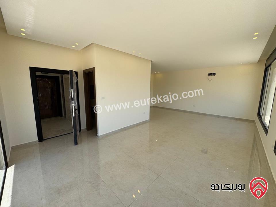 روف فاخر مساحة 375م للبيع في عمان - الحمر 