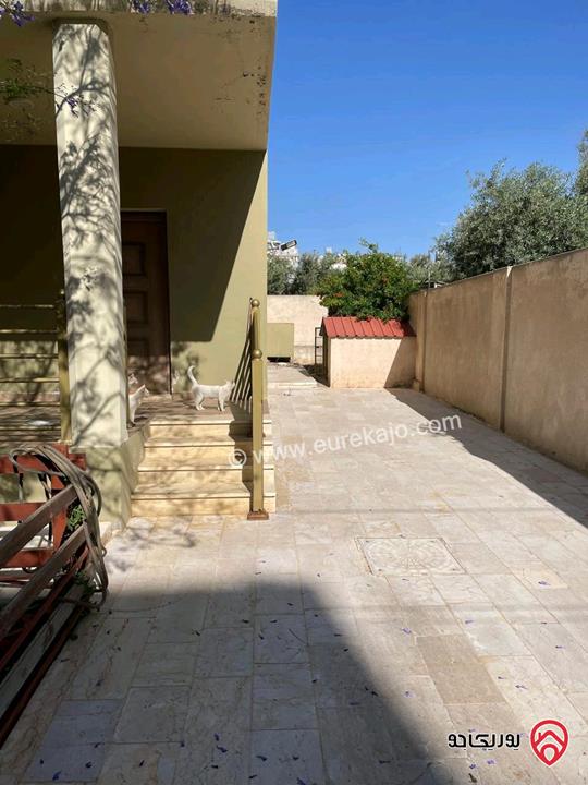 فيلا دوبلكس مساحة الأرض 650م ومساحة البناء 375م للايجار في اربد - الحصن