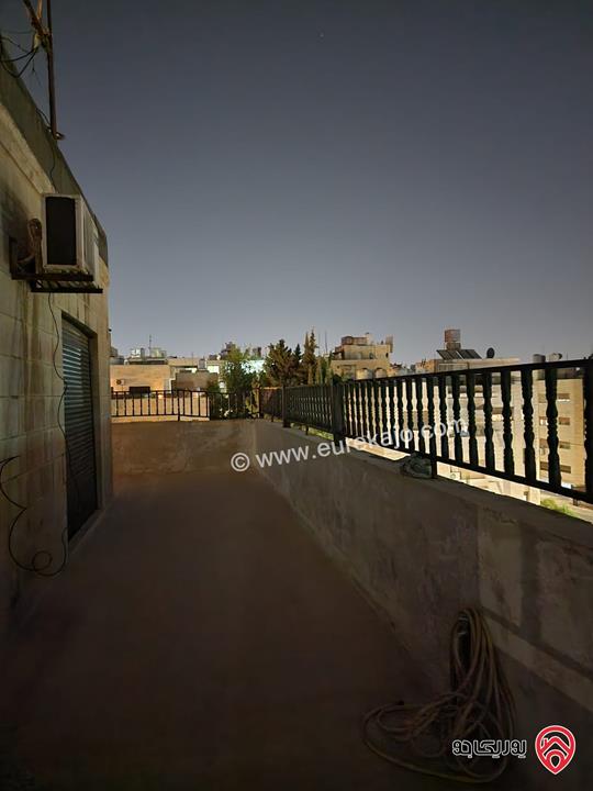 شقة طابقية  رووف كامل مساحة 300م للبيع في عمان - الشميساني