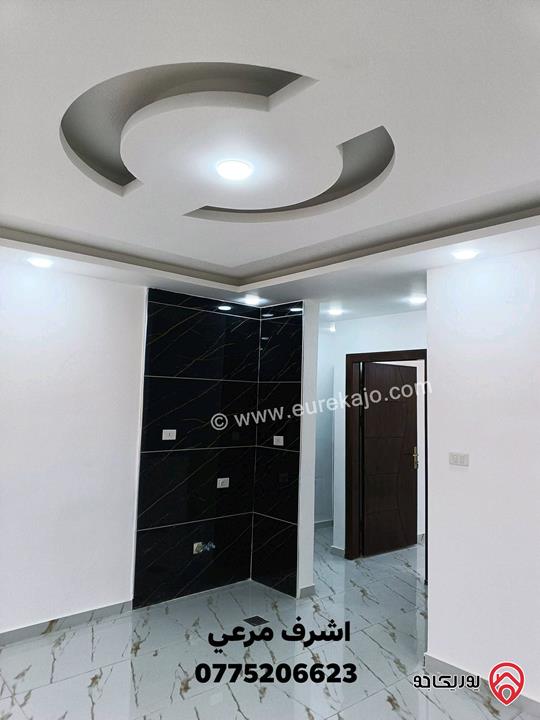 شقة طابق ثالث دوبلكس فخمة مساحة 200م لم تسكن للبيع في الزرقاء الجديدة