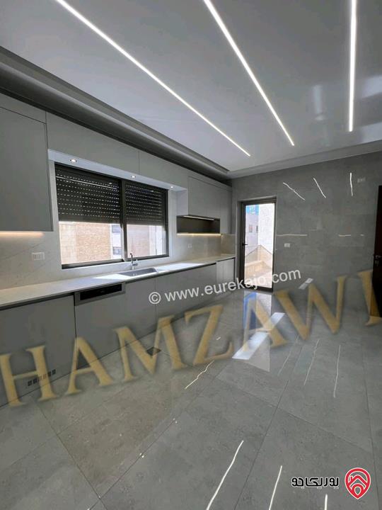 شقة سوبر ديلوكس طابق ثاني مساحة 310م للايجار في عمان - ام اذينة