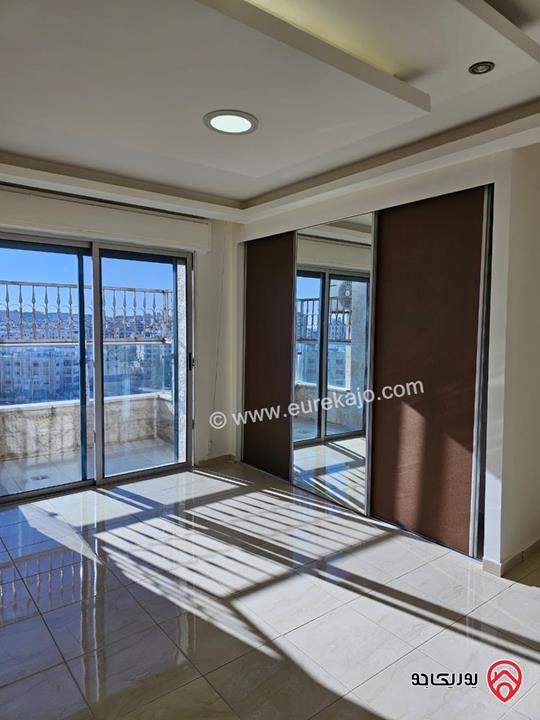 شقة طابق أول مع روف مساحة 320م للايجار في عمان - الرابية