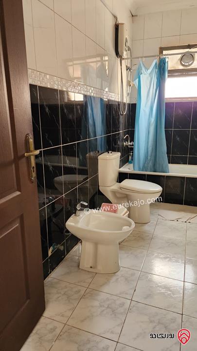 شقة شبه ارضية مساحة 198م للبيع في عمان - ضاحية الرشيد 