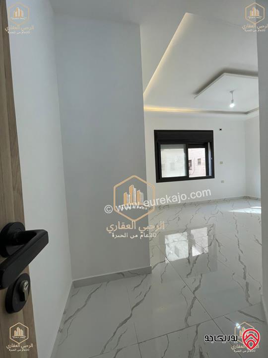 شقة سوبر ديلوكس مساحة 130م طابق ثاني للايجار في عمان - تلاع العلي 