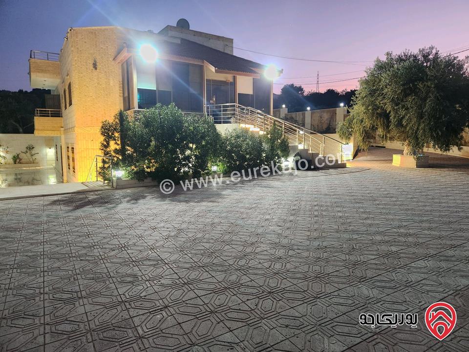 بيت نظام أمريكي مساحة 300م على أرض 3 دونم و 500م للبيع في السلط