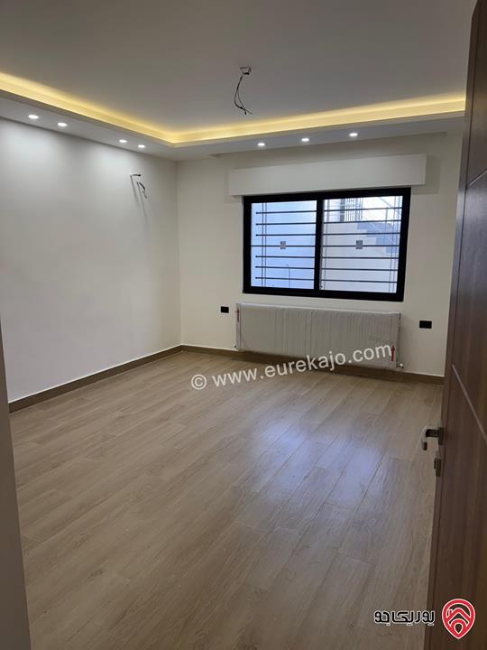 شقة طابق ارضي مساحة 155م داخلي و 155م خارجي للبيع في عمان - البنيات