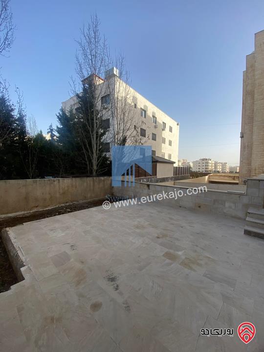 شقة شبه أرضية 200م مع ترسات 80م تشطيب سوبر ديلوكس للبيع في عمان - خلدا