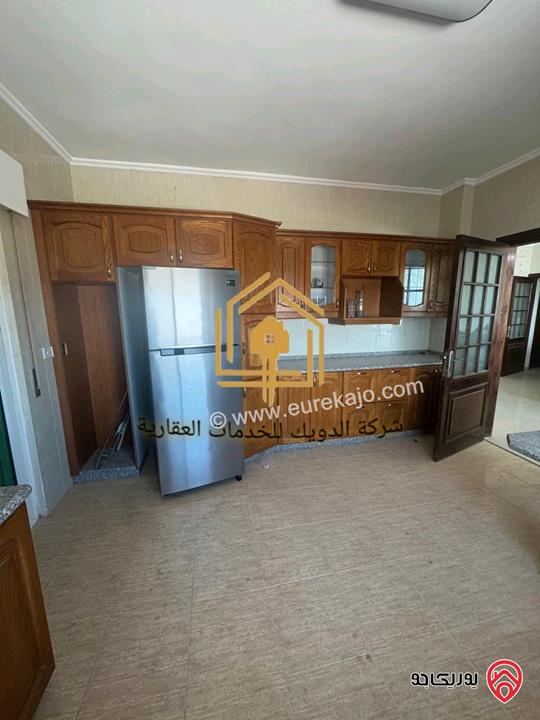 شقة فارغة طابق ثالث مساحة 180م للإيجار في عمان - ضاحية الرشيد 