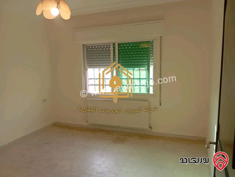 شقة فارغة طابق ثاني مساحة 150م للإيجار في عمان - خلدا 