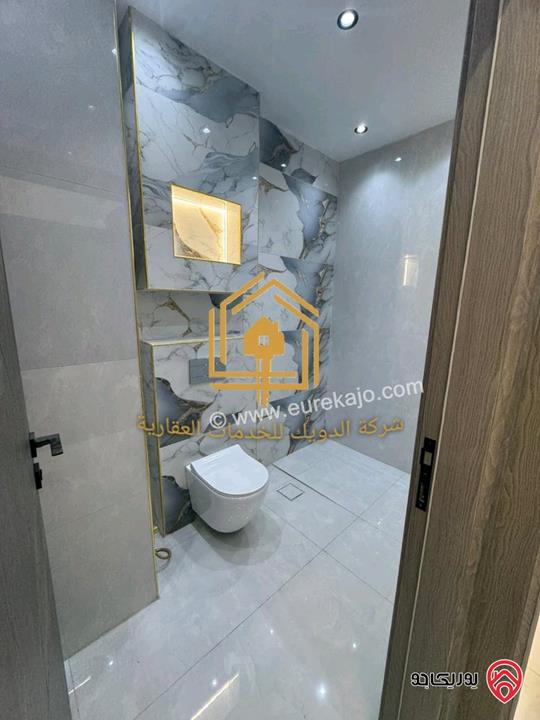 شقة جديدة طابق ثالث مساحة 125متر للإيجار في عمان - شفا بدران 