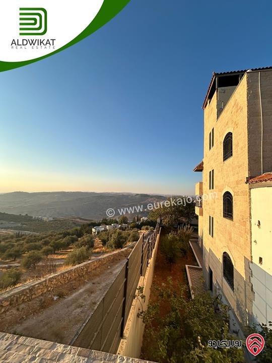 فيلا مستقلة مفروشة للبيع في عمان - ناعور مساحة الارض 1050م ومساحة البناء 1000م ومساحة الحديقة 400م ومساحة الترس 200م موقع اطلالة رائع ومميز