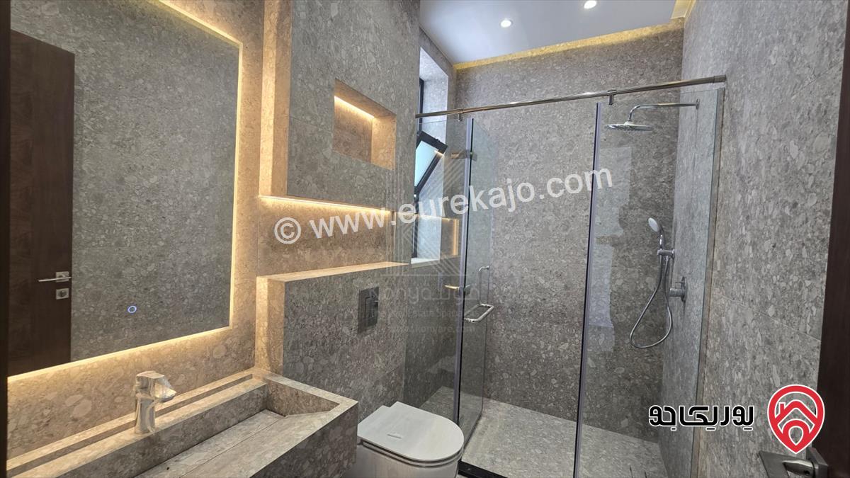 شقة فاخرة طابق أول مساحة 246م للبيع في عمان - خلدا