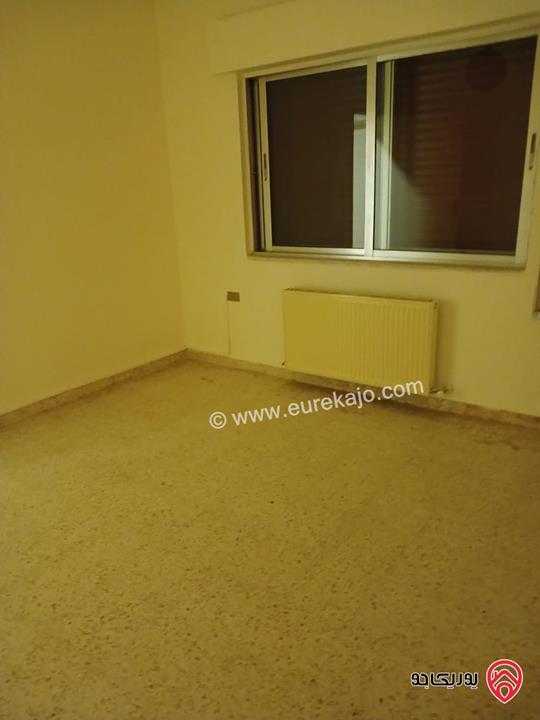 شقة مساحة 140م طابق ثالث للإيجار في عمان -  شارع المدينة المنورة 