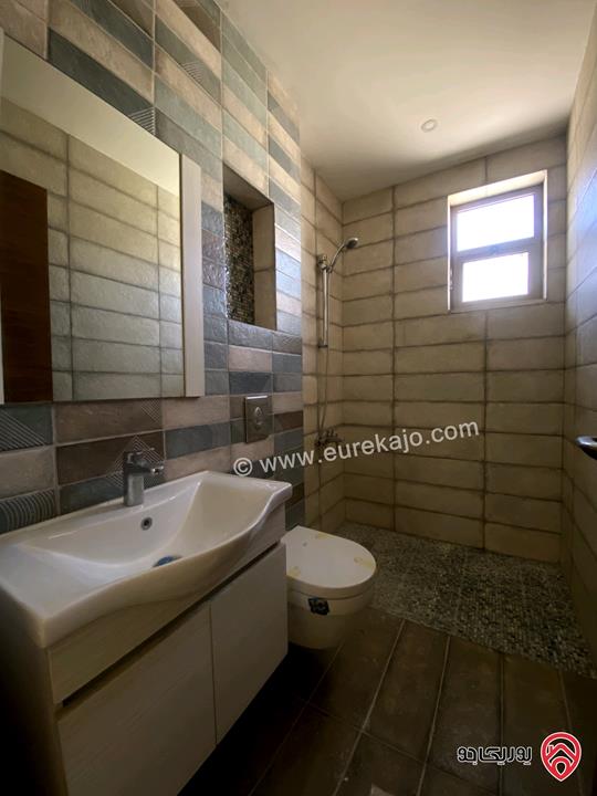 شقة ارضية مساحة 330م داخلي + حديقة 250م وكراج مستقل للبيع في عمان - دابوق