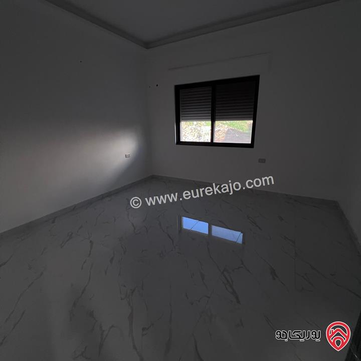 شقة أرضية مساحة 156م للبيع في عمان - طبربور