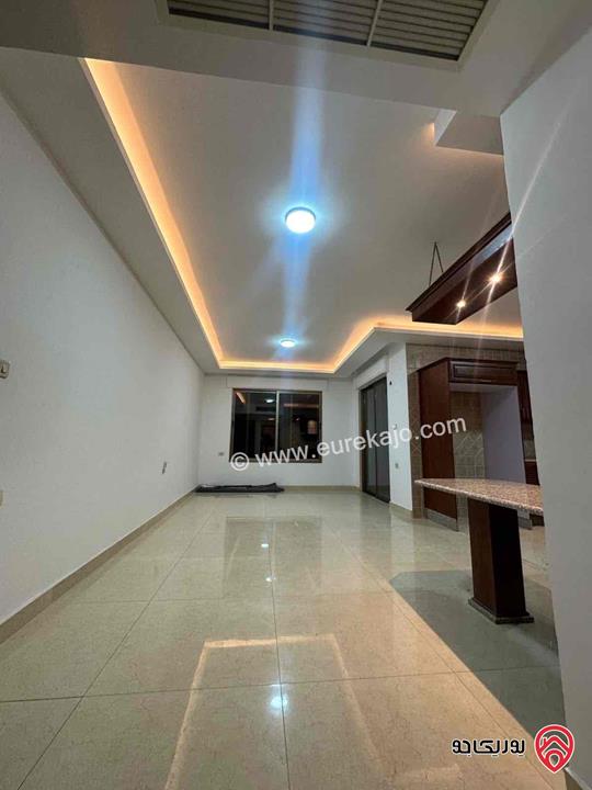 شقة طابق ثالث مساحة 120م للايجار في عمان - ام السماق 