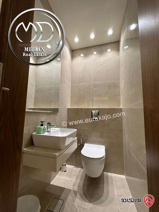 شقة مفروشة للايجار في عمان - خلدا مساحة 160م طابق ثاني تشطيبات و ديكورات فندقية فرش فاخر جداً اطلالة جميلة