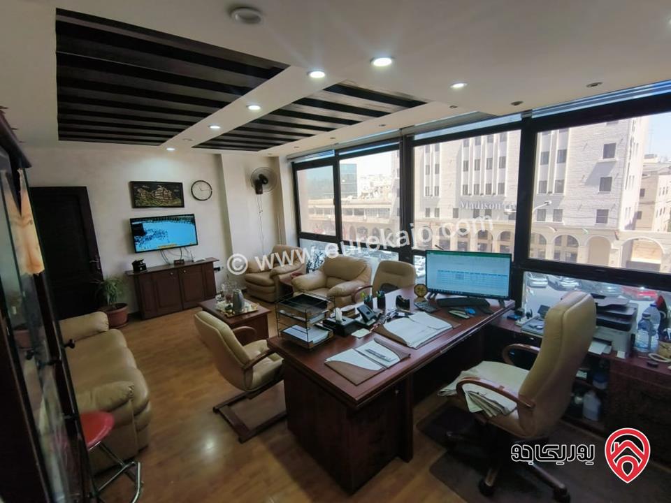 مكاتب مساحة 60م طوابق مختلفة للايجار في عمان - الجاردنز